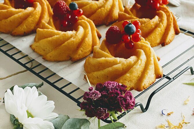 2-Hour Patisserie Experience for Dessert Lovers - Stop 3: Calle del Arenal, Shoes, and Spain’s National Dessert