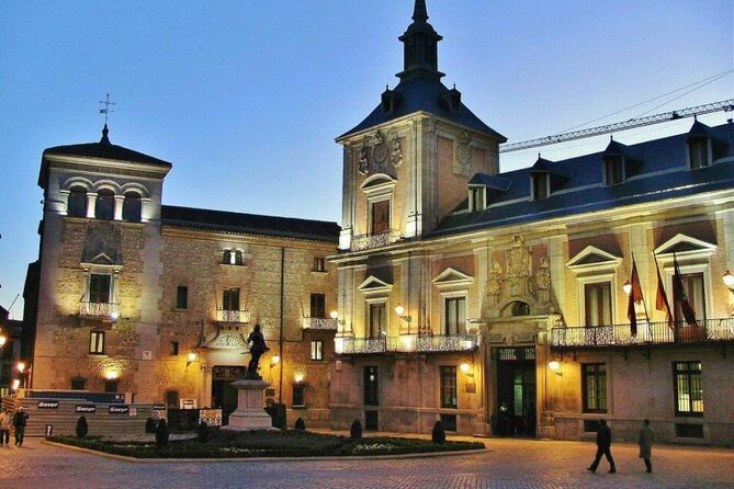 2-Hour Tour of the Madrid of Mysteries - Plaza de Pontejos and Puerta Cerrada: Ghosts Beneath the City