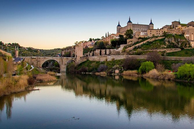3 Cultures Tour - Meeting at C. del Hombre de Palo: the 2-hour walking rhythm