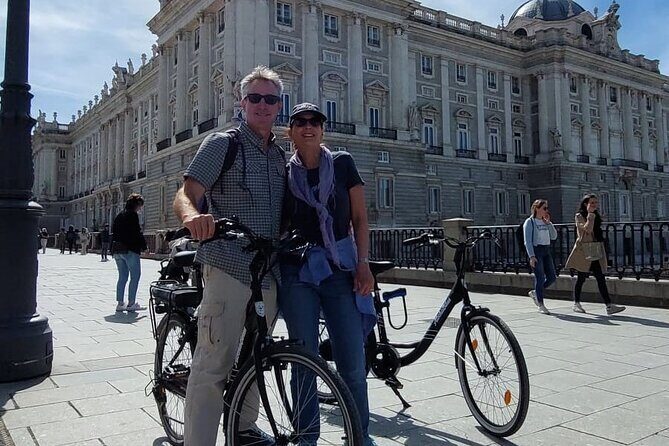 3-Hour Private Tour of Madrid by Bike - Parque del Retiro: the ride slows for a reason