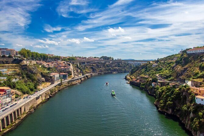 6 Day Portugal Tour including Lisbon and Fatima from Madrid - Hotels and Breakfast: What You Can Expect (and What Might Need Checking)