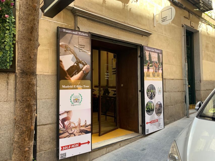 All Madrid: Private Electric Bike Tour around the city - Quick Prado-area glimpses: close to art, without getting stuck