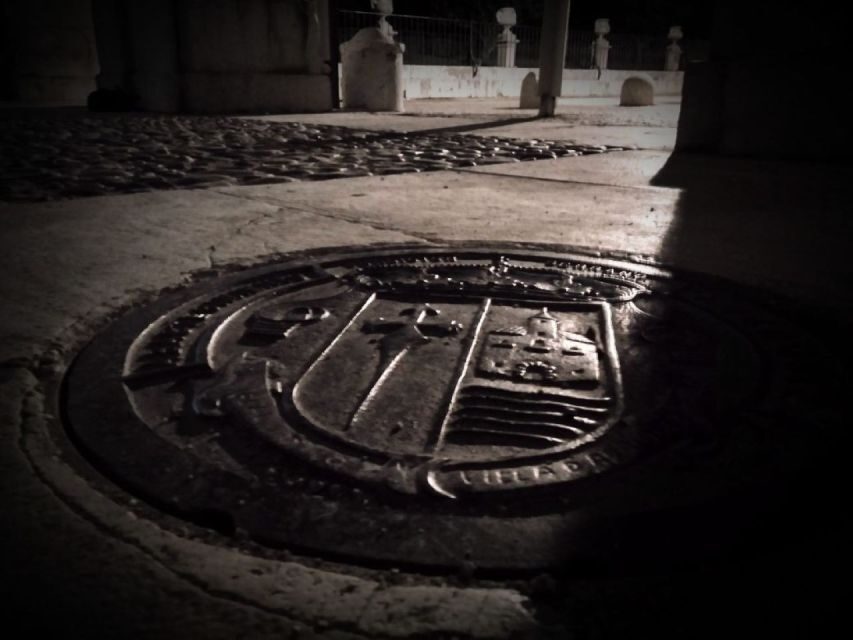 Aranjuez: Mystery and Legends Guided Nighttime Walking Tour - Mutiny, Alchemy, Secret Tunnels, and Maddened Kings