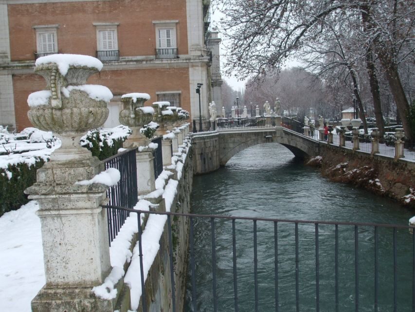 Aranjuez: Royal Palace Guided Tour - Royal Palace of Aranjuez: where politics and decoration share the same walls