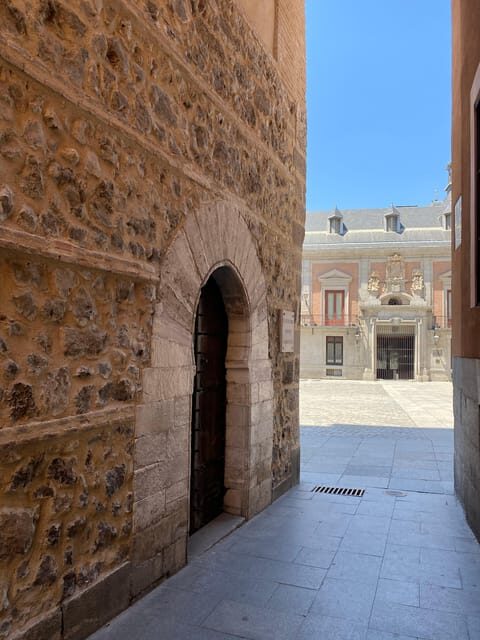 Architecture Tour: Old Historic Madrid with an architect - Key points worth your attention
