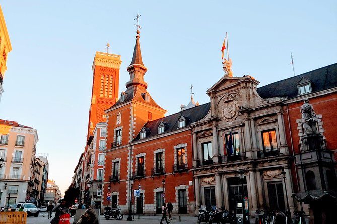 Architour through Lavapiés and Rastro with an architect - Plaza de Lavapiés: the square that names the neighborhood