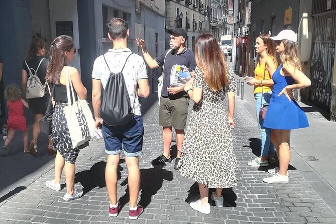 Architour through Lavapiés and Rastro with an architect - Plaza de Tirso de Molina: start with a map in your head