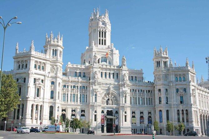 Arrival Transfer from Madrid Airport MAD to Madrid in Private Van - The Van Experience: Comfort, Clean Ride, and Bottled Water