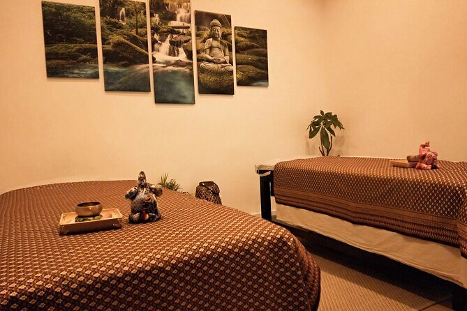Aruksa Thai Relaxing Massage // Aruksa Thai relaxing massage - Balinese Stretching and Acupressure Pressure in a One-Hour Session