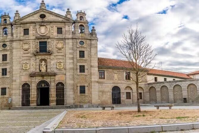 Avila and Segovia: Private Minivan Tour from Madrid - From Madrid to Ávila and Segovia in a single private day