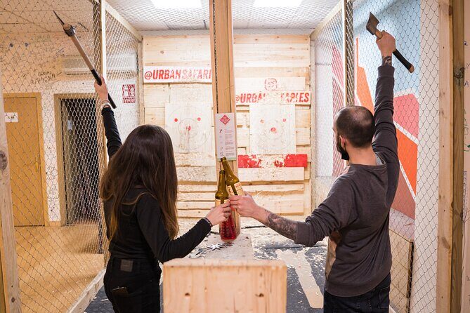 Axe Throwing 2 Hour Session - Where to meet on Calle de las Delicias (and why the location is handy)