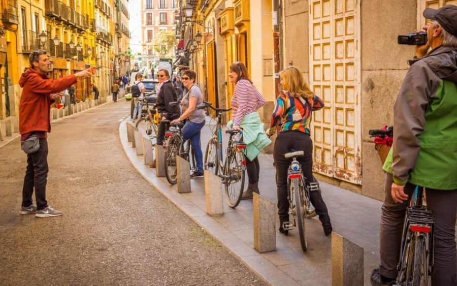 Best of Madrid: 3-Hour Guided Bike Tour in Small Groups - Bikes, traffic, and the real comfort checklist