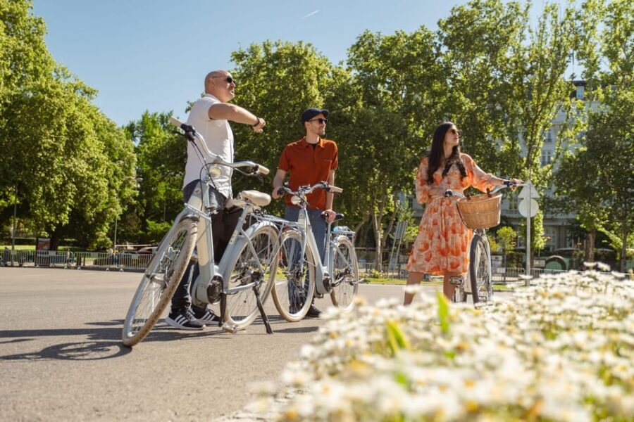 BiciTapeo : Tapas and Highlights Guided Vintage Bike Tour - Starting in Retiro Park: A Gentle Roll Into Madrid