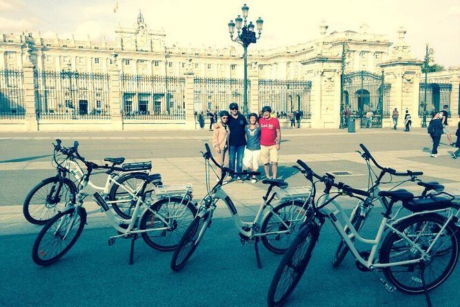 Bike Tour chasing the best Sunset in Madrid - Stop 3: Parque del Oeste and the feeling of space at dusk