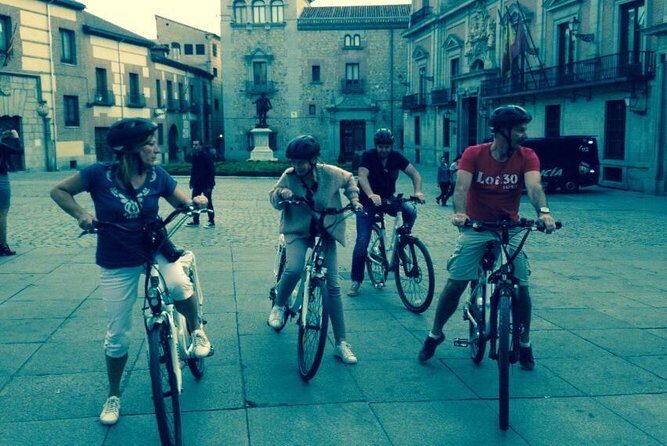 Bike Tour chasing the best Sunset in Madrid - What to wear and how to handle evening weather