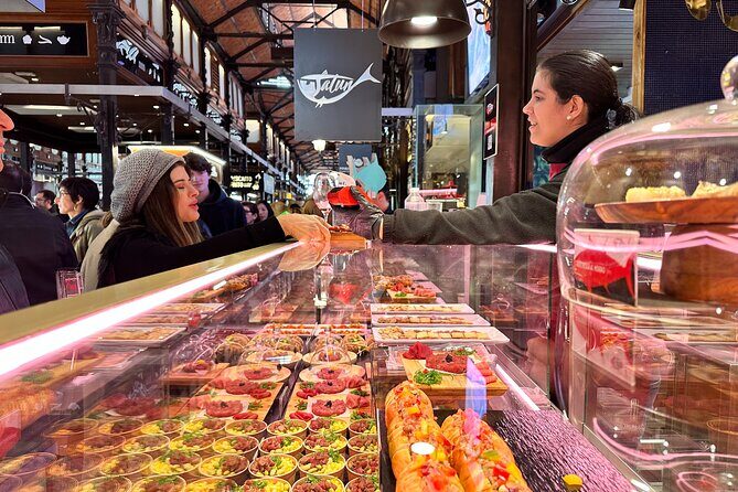 Bluefin Tuna tasting in the most Prestigious Market of Spain - Price and value: is $45.38 worth raw bluefin plus wine?