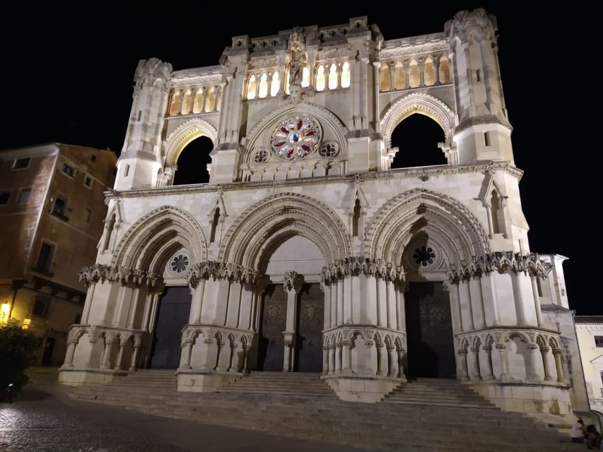 Cuenca: Private Walking Tour of Medieval Cuenca - Fortress-street rhythm: cobbled lanes and gorge viewpoints