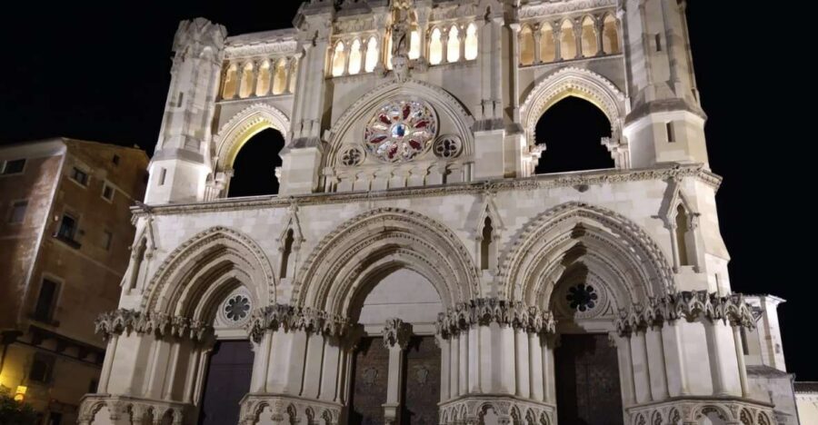 Cuenca: Private Walking Tour of Medieval Cuenca - A quick practical checklist for Cuenca’s night streets