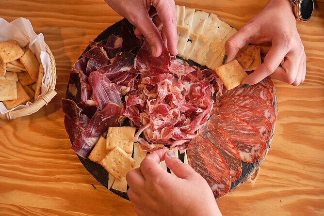 De Tapas in Malasaña: Evening Wine and Tapas Tour - Why Malasaña Works Best After Dark