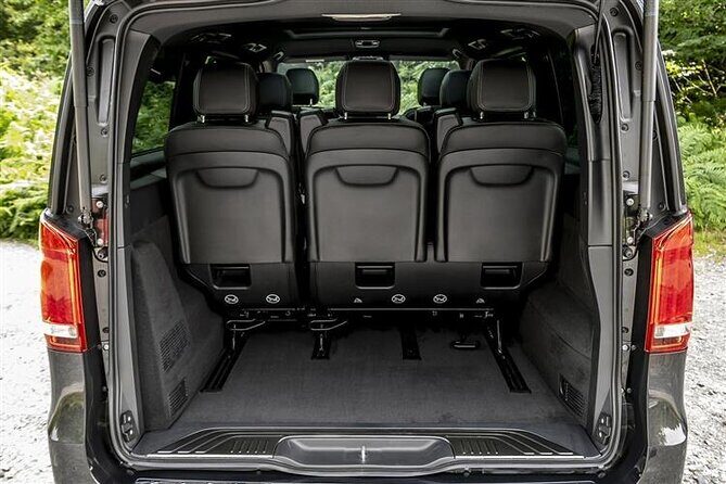 Departure Private Transfer from Madrid to MAD Airport by Van - The Mercedes-Benz Viano/V-Class Setup: Comfort Without Waiting Around