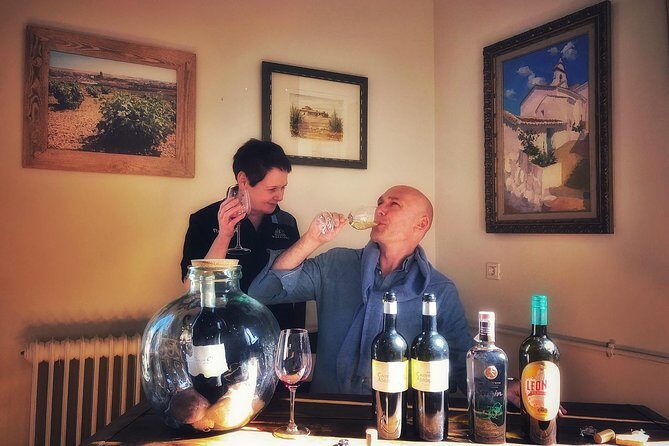 Discover the authentic wine culture of Rueda - La Seca Biodynamic Tasting: 18th-Century Mansion and Underground Wine Tunnels