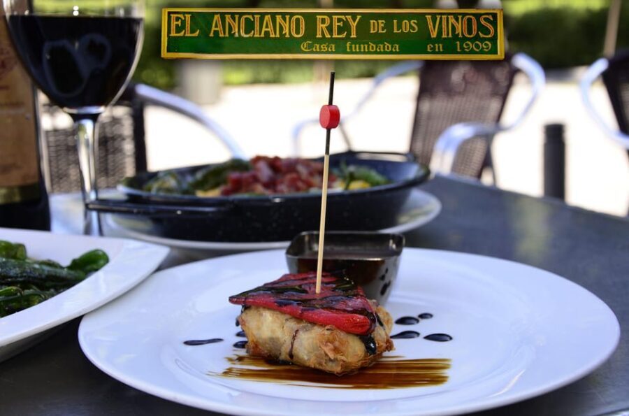 Discover the best "Wines and Tapas in Madrid". - Stop 1: El Anciano Rey de los Vinos and the Vermouth-First Mindset