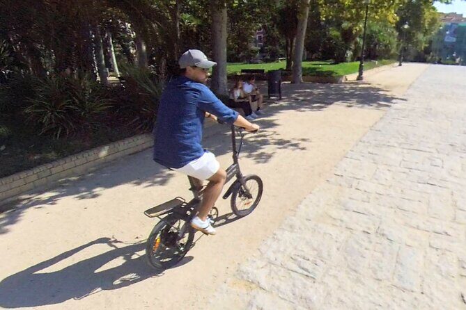 E-Bike Rental in Madrid - Where you start: a Centro location that keeps things easy