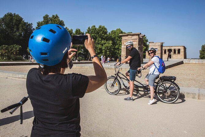 EBike Tour Madrid Río Park and Casa de Campo insights Small group - Into Casa de Campo: forest air, lake boats, and cable car views