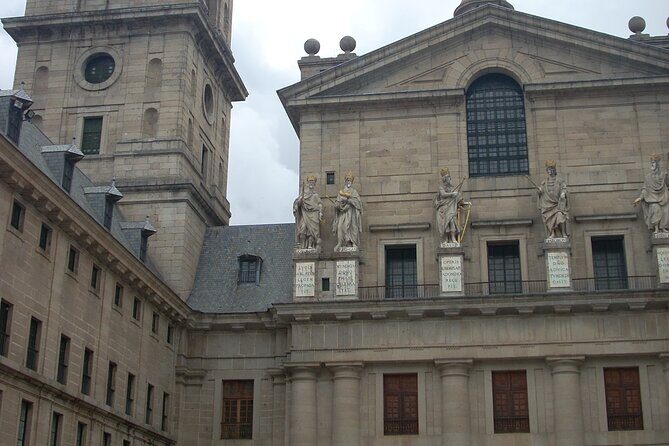 El Escorial and Valley of the Fallen Half Day Trip from Madrid - The bus ride experience: comfort and your bilingual guide