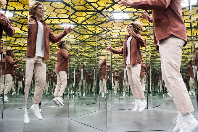Entrance to the Museum of Illusions Madrid - How the 1-hour visit flows inside the Museum of Illusions