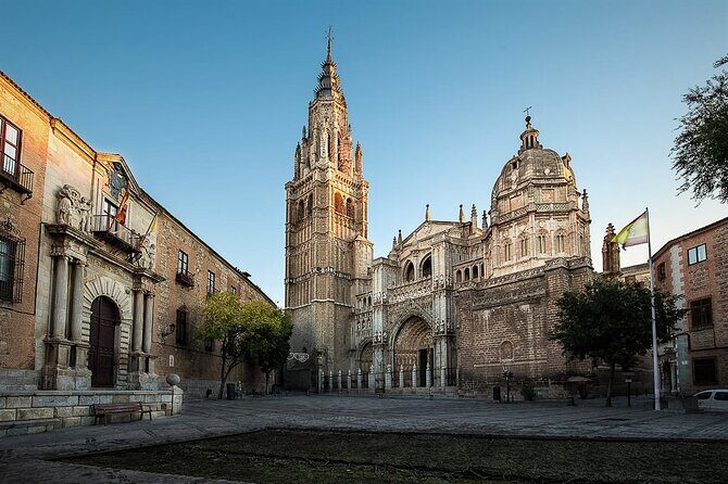 Essence of Toledo: Private Tour with a Local Archaeologist - Las Termas Romanas: stepping beside Roman baths that date to the 1st century