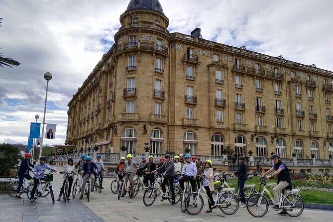 Essential Madrid Bike Tour (Small group, Semi private) - Palace-to-views energy: Palacio de Cristal and the Retiro gardens loop
