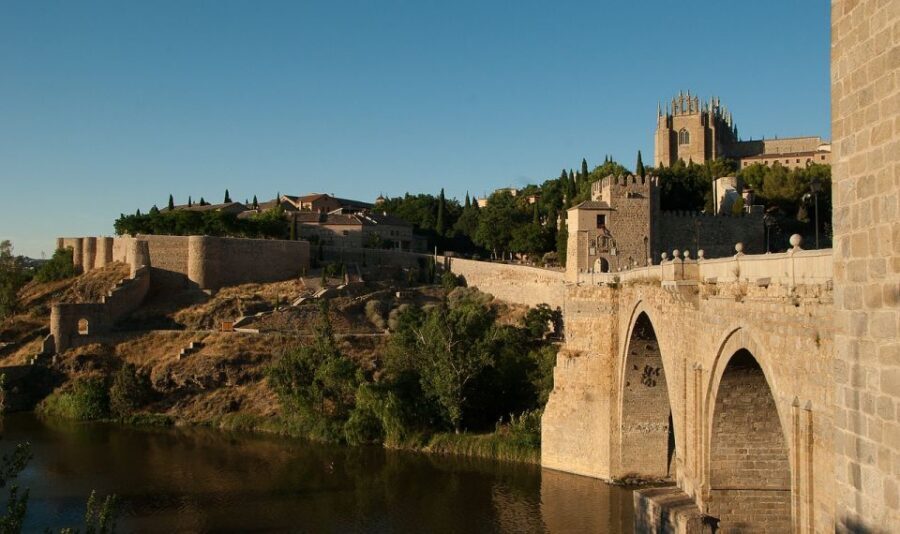 Essential Toledo with monuments and optional Legends tour - Synagogue of Santa María la Blanca: architecture and the idea of tolerance