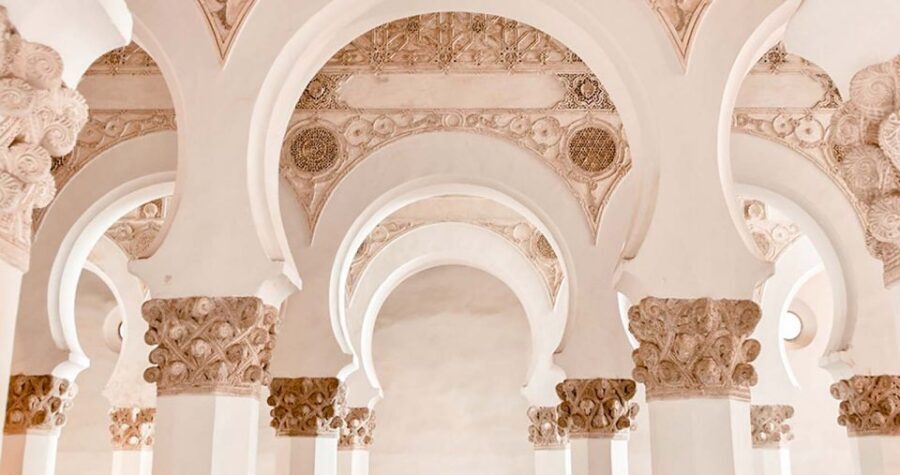 Essential Toledo with monuments and optional Legends tour - Lunch add-on: Restaurant Museo Alcázar and a typical Toledo meal