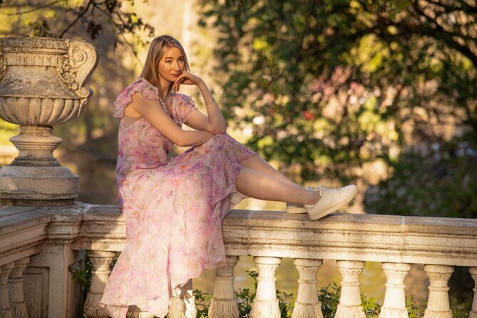 Flying dress photoshoot in Madrid - Stop 4: Jardines de la Rosaleda for a rose-garden finish
