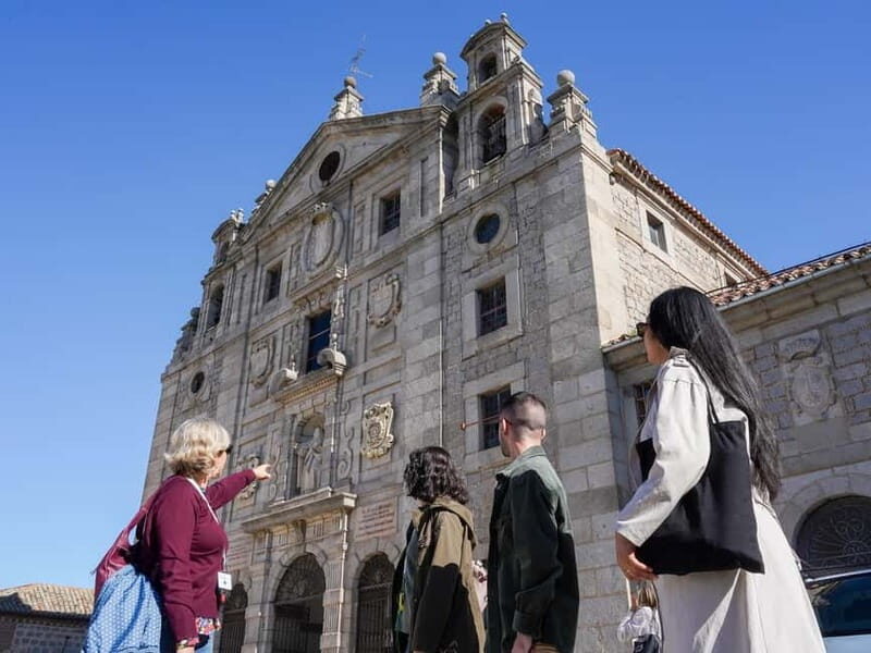 From Madrid: Avila & Segovia Day Tour with Monument Tickets - The ride to Ávila: from aqueduct energy to wall power