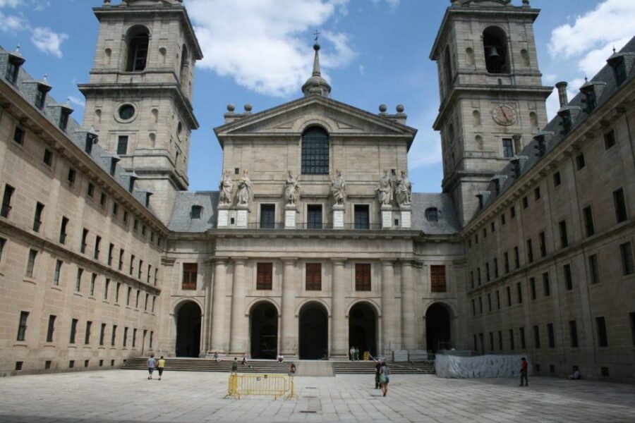 From Madrid: El Escorial, Valley of the Fallen, & City Tour - El Escorial: Visiting the Largest Renaissance Building in the World