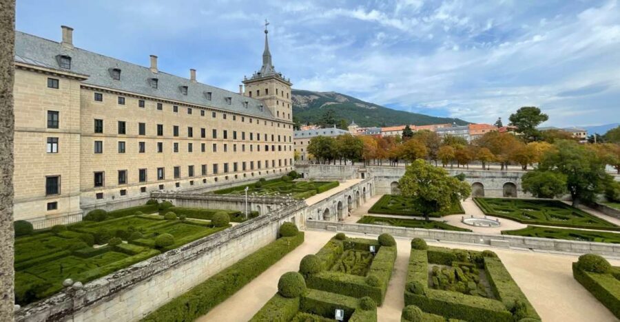 From Madrid: Escorial Monastery and the Valley of the Fallen - Meeting at San Bernardo and getting set for a history day