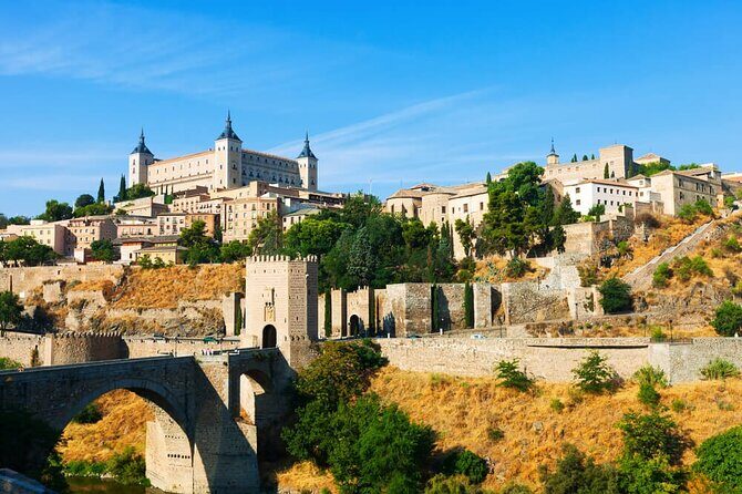 From Madrid: Full-Day Medieval Tour in Toledo and Ávila - Why Toledo and Ávila work as a single-day Medieval hit