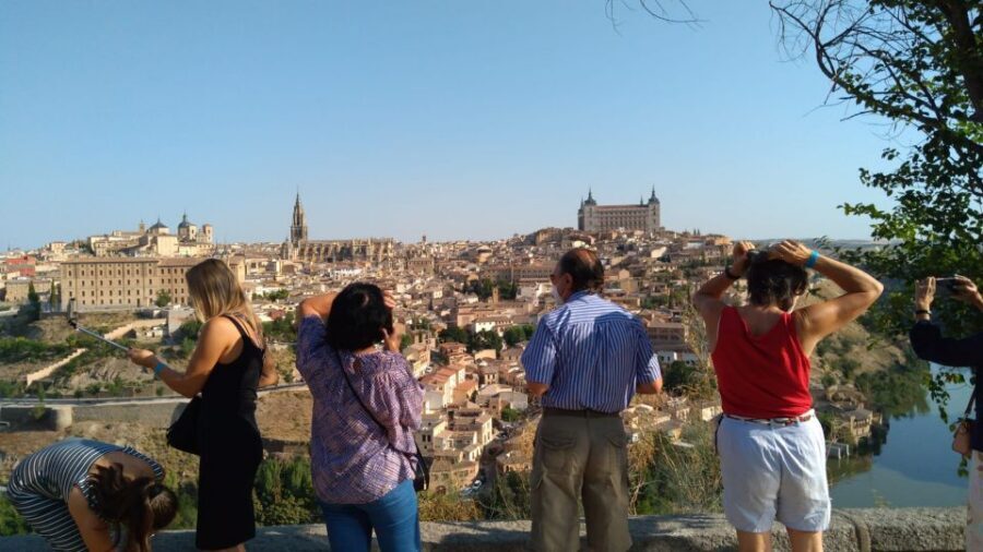 From Madrid: Guided Day Trip to Segovia and Toledo - A one-day Segovia + Toledo plan that actually makes sense