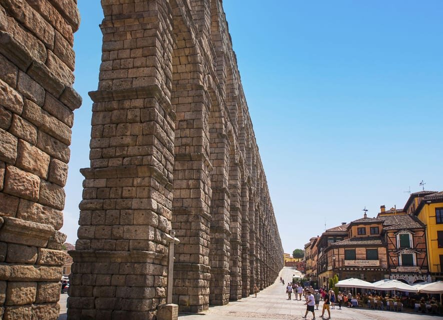 From Madrid: Guided Day Trip to Segovia, optional Alcázar - Alcázar Upgrade: Castle Rooms, Moorish-Gothic Style, and Armor