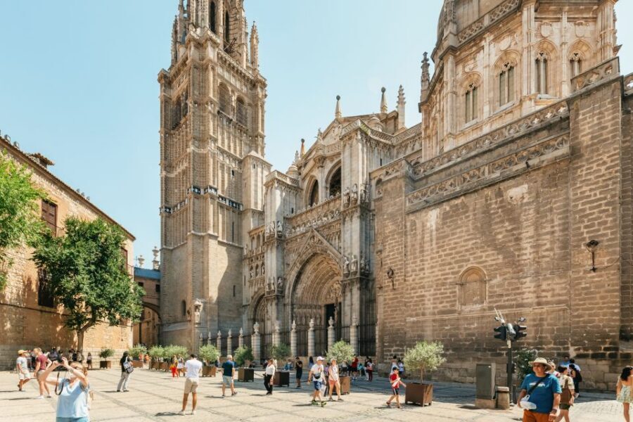 From Madrid: Guided Day Trip to Toledo by Bus - Damasquinados Suárez and the reality of craft stops