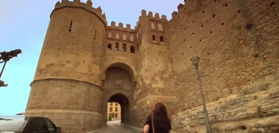 From Madrid: History and Charm of Segovia Full-Day Tour - Guide quality and the radio headset: when it works, it feels effortless