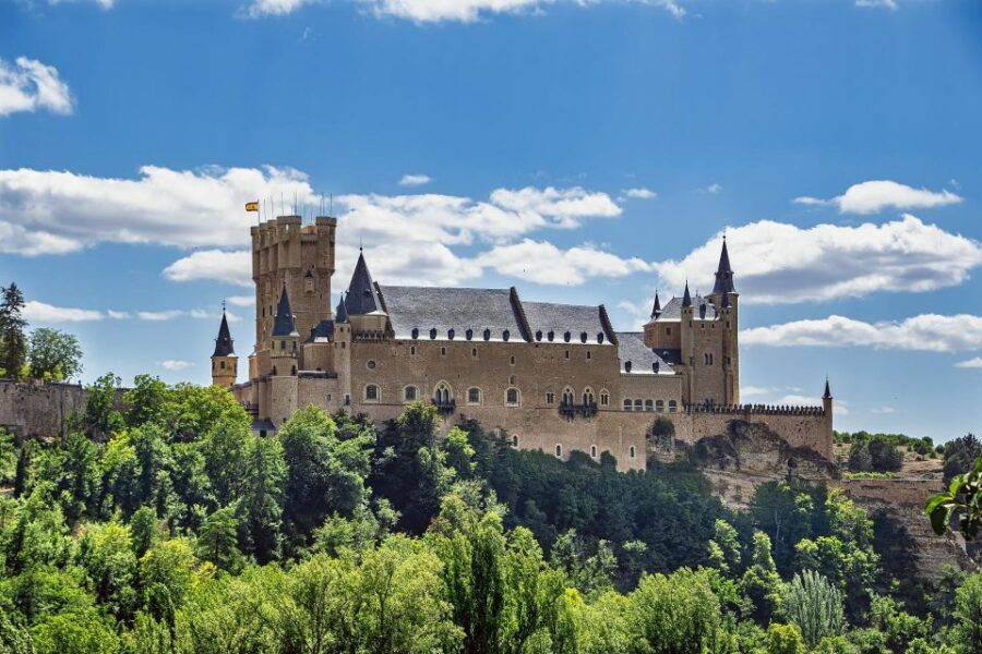 From Madrid: Toledo and Segovia Highlights Private Tour - Segovia by guided walking: Roman Aqueduct first, then the Gothic landmarks