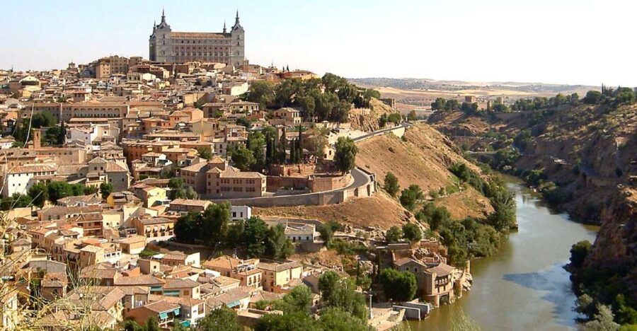 From Madrid: Toledo Full-Day Trip with Optional Cathedral - Meeting at Plaza Las Ventas: Finding the IBE TOURS Bus
