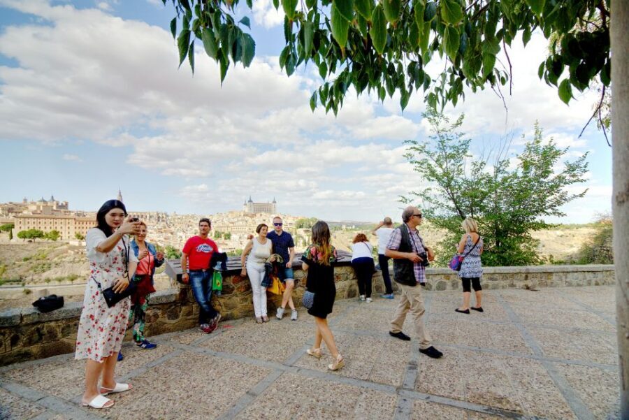 From Madrid: Toledo Guided Day Trip with Cathedral Admission - The handcraft workshop stop: a useful change of pace
