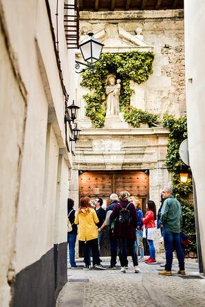 Guided Tour - Medieval Basin + Monuments - Meeting at Mirador Casas Colgadas and the 10:30 start