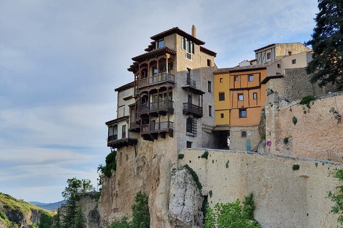 Guided Tour - Medieval Basin + Monuments - What it’s like with a group schedule (and how to make it enjoyable)
