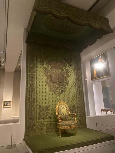 Guided Tour of The Royal Collections Gallery - Family-friendly history: what works for kids and adults