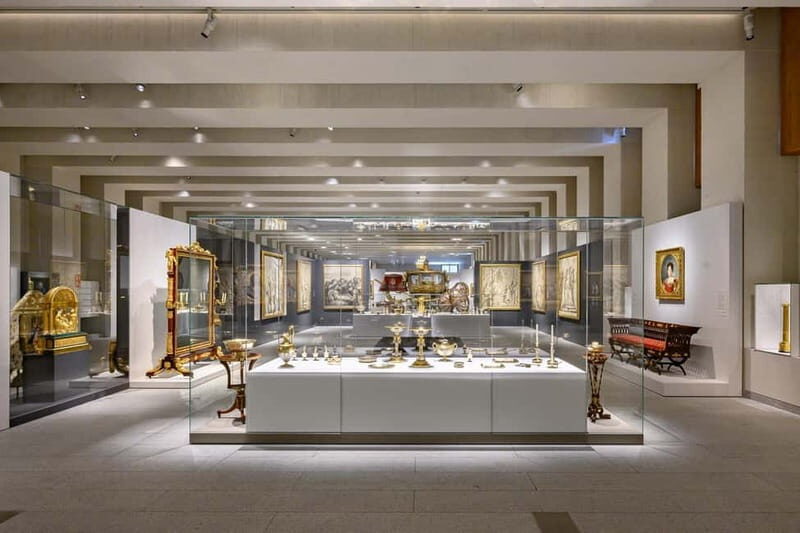 Guided Tour of The Royal Collections Gallery - Getting oriented at Galería de las Colecciones Reales